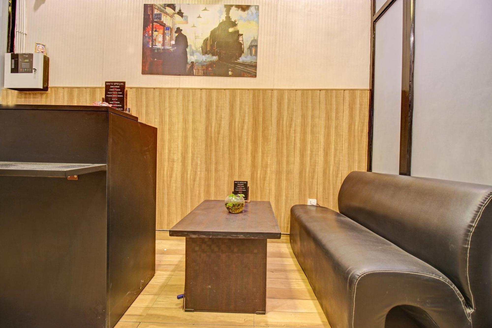 Super Townhouse Kachnar House Vikas Nagar Hotel Hasanganj Bagian luar foto