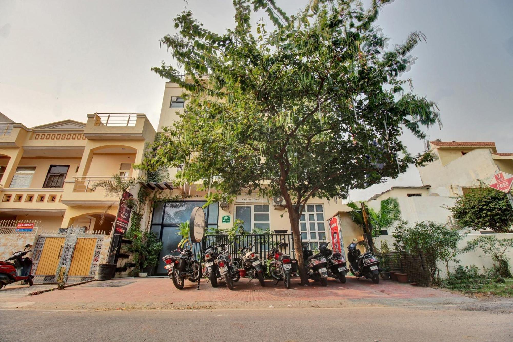 Super Townhouse Kachnar House Vikas Nagar Hotel Hasanganj Bagian luar foto